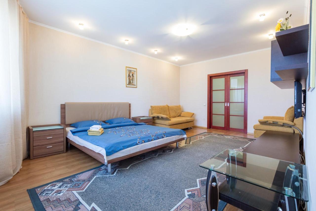 Apartments On Darnitsa Kyiv Exterior photo